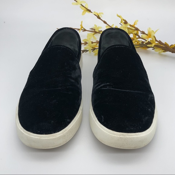 VINCE Size 8.5 Preston Suede Slip-On Sneaker - Picture 9 of 15